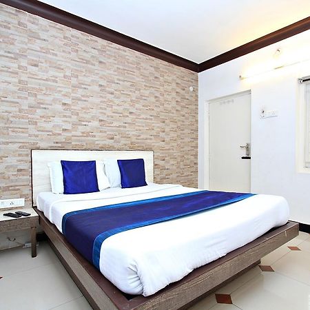 Hotel Pratham International Ooty Bagian luar foto