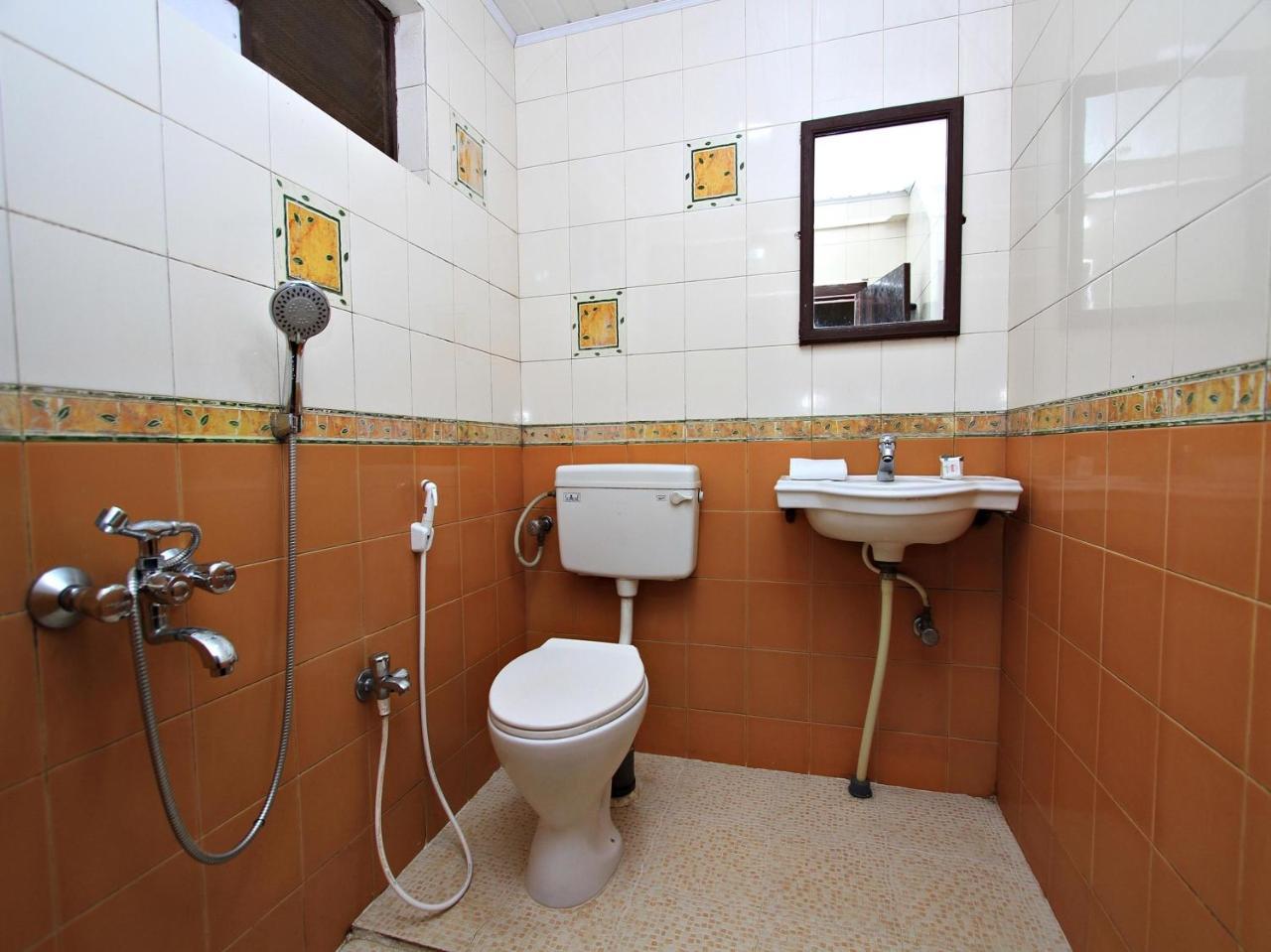 Hotel Pratham International Ooty Bagian luar foto