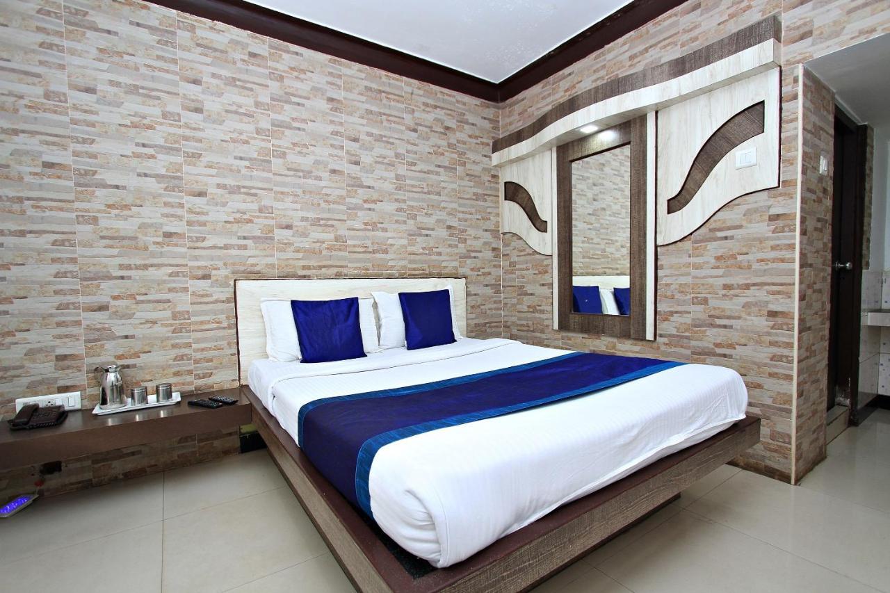 Hotel Pratham International Ooty Bagian luar foto