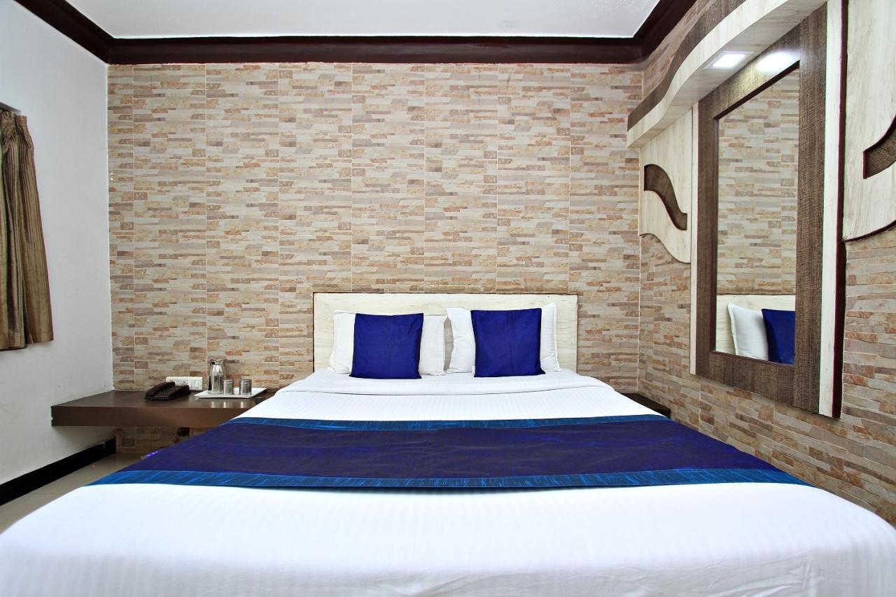 Hotel Pratham International Ooty Bagian luar foto