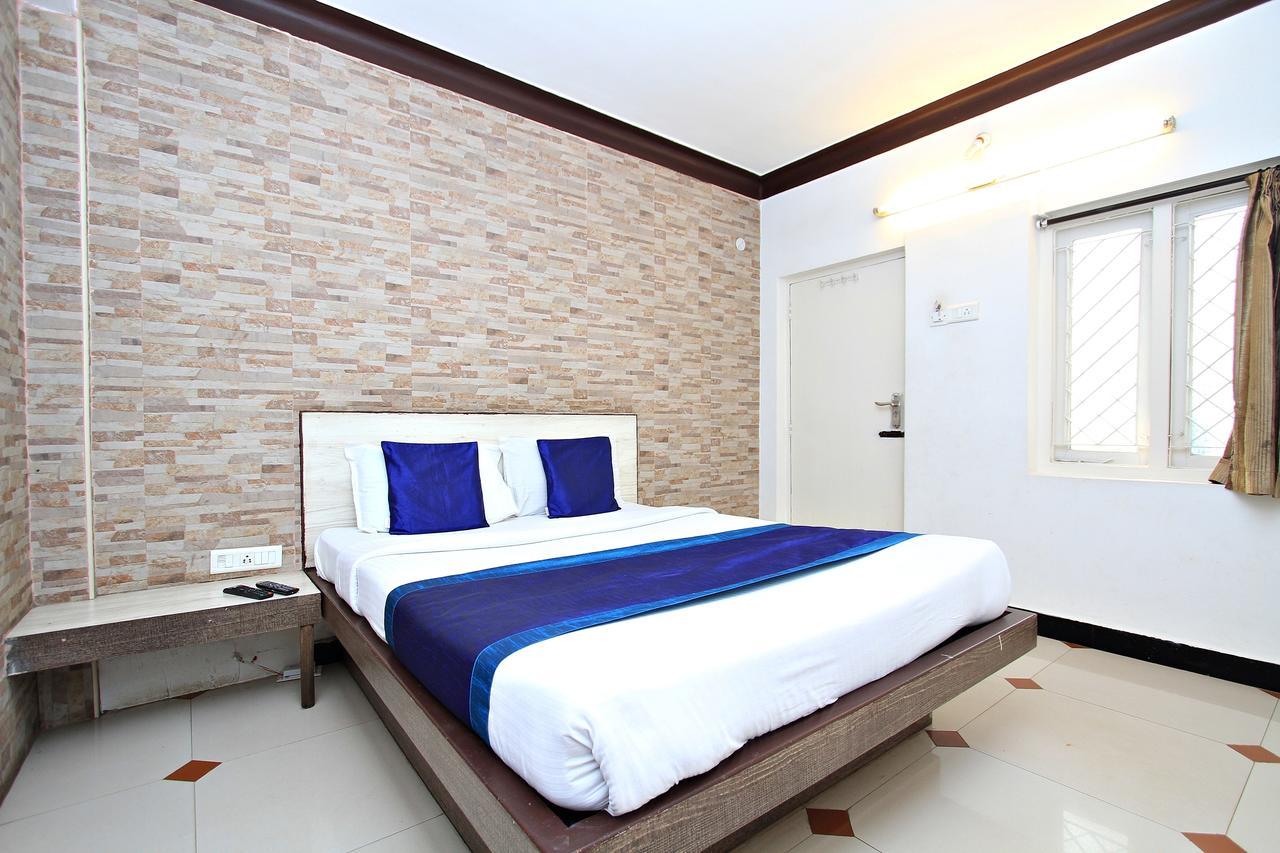 Hotel Pratham International Ooty Bagian luar foto