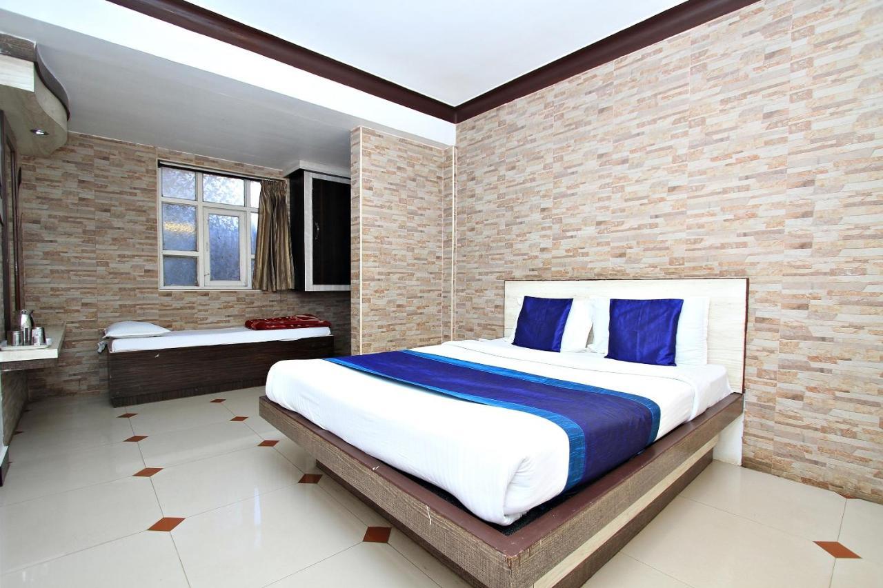 Hotel Pratham International Ooty Bagian luar foto
