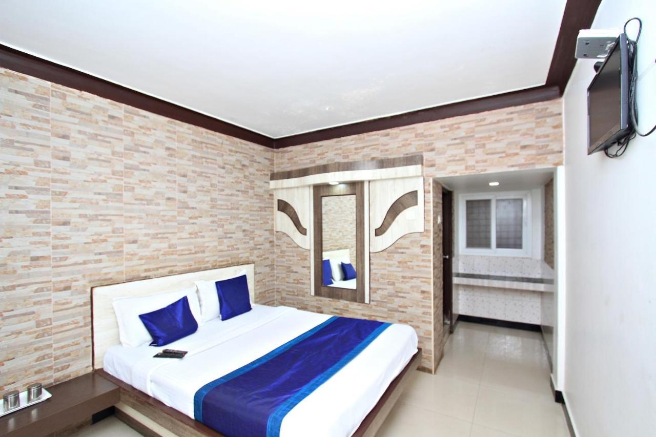 Hotel Pratham International Ooty Bagian luar foto